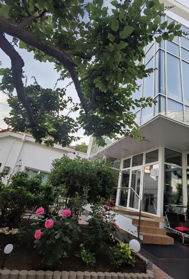 Fitness House With Garden Hotel Constança Exterior foto